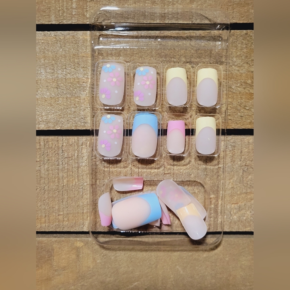 Boutique Press On Nails